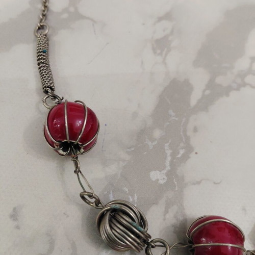 Vintage women's necklace from the 1970s, used