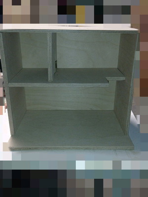 Small wooden dollhouse like new 30x30x15