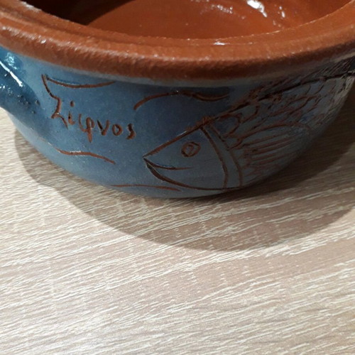 Ceramic pots new with hand-painted lids