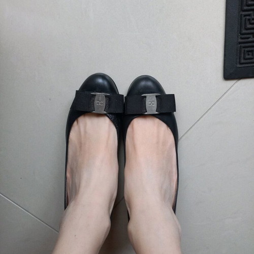 Haris Kazakos leather pumps used size 38 black with damage