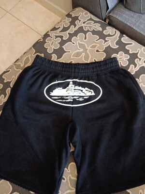 Corteiz shorts size L new