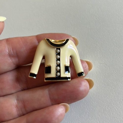 Vintage pin set with enamel and pearls, new