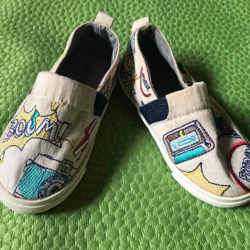 Παπούτσια slip-on Zara σαν καινούργια, αγορίστικα νούμερο 23, πολύχρωμα