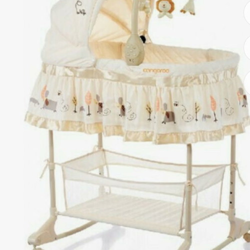 Cangaroo baby bassinet like new with music