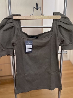 Parizianista women's blouse new, one size, khaki with puff sleeves