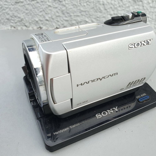 Sony Handycam DCR-SR32 with original docking station, 30GB HDD, Carl Zeiss lens, vintage Y2K