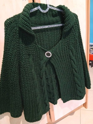 Women's cardigan used green
