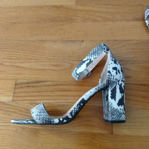 Pink Woman sandals with animal print like new