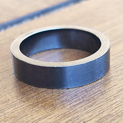 Tumi men's ring size 10 surgical steel like new