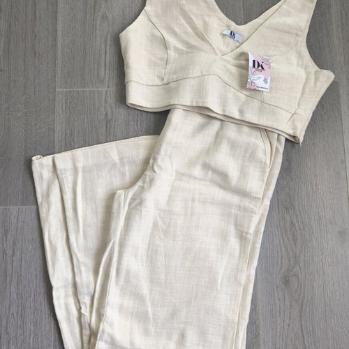 DK beige set with crop top and pants new