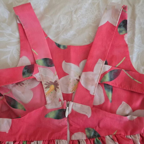 Sweet Baby dress 3 years like new, red floral with wow-back
