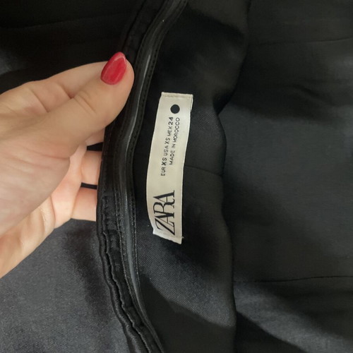 Zara top size XS like new, black and gold