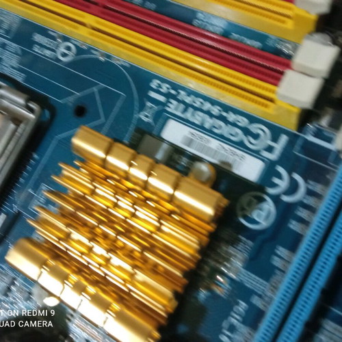 Motherboard used with option for dual-core CPU and cooler