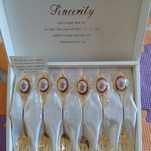 Gold-plated forks new, set of 6