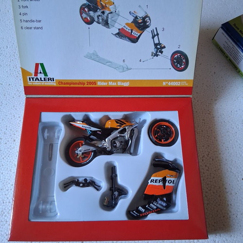 Italeri Honda Motorcycle Model New 2 Kit Pack