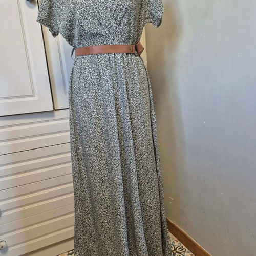 Maxi dress white-green one size with tan belt new