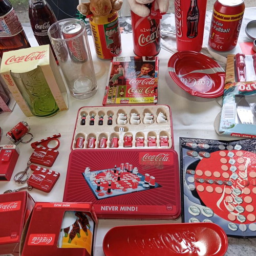 Coca-Cola collection new, 51 collectible pieces