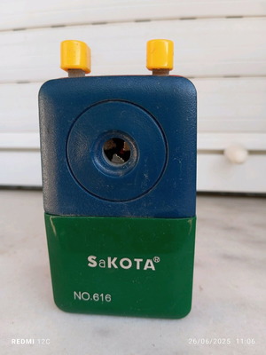 Mechanical sharpener used with adjustable pencil sizes