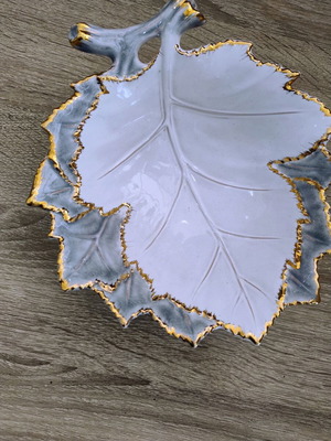 Ceramic decorative leaf-shaped container like new