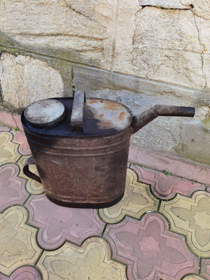 Metal oil can used