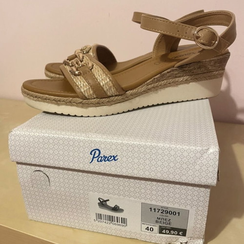 Parex beige platform sandals size 40 like new with gold buckle