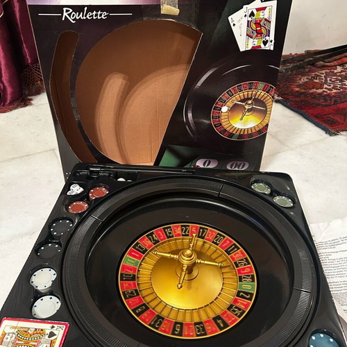 Casino Roulette Set with Wheel, Chips and Table Mat like new