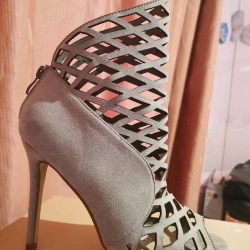 Gray mouse high-heeled sandals size 40 like new with thin heel