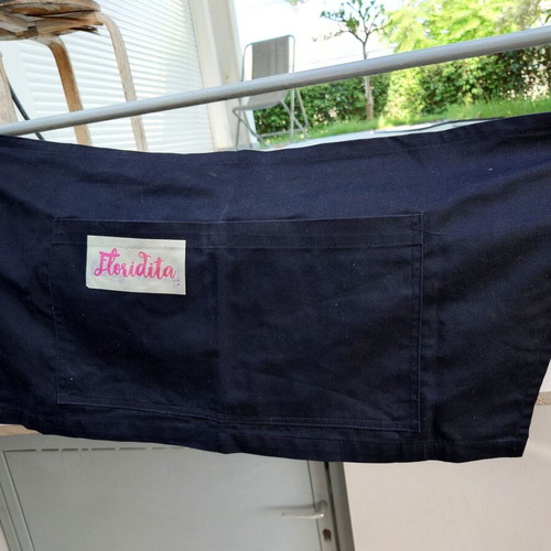 Barista apron with print and pockets, black, like new