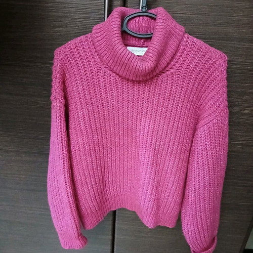 Stradivarius fuchsia pullover XS like new