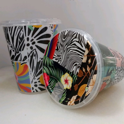 Plastic glasses new, reusable, pack of 40 with lids