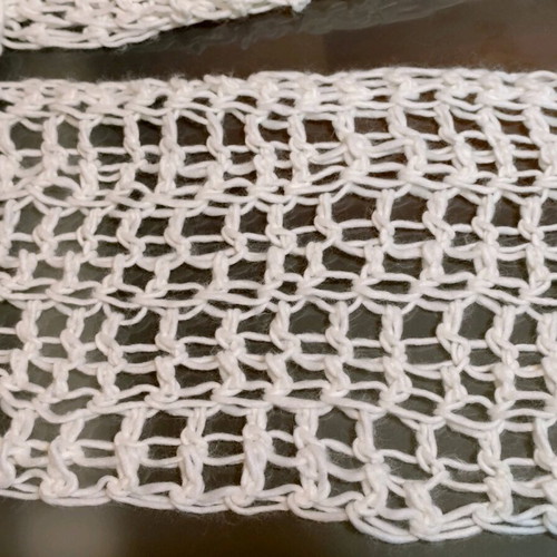 Julia Bergovich scarf new, white with loose knit
