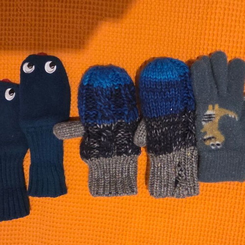 Gloves pack of 3 for boy 18+ months like new