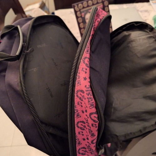 School bag used with minimal wear, ideal for middle and high school kids