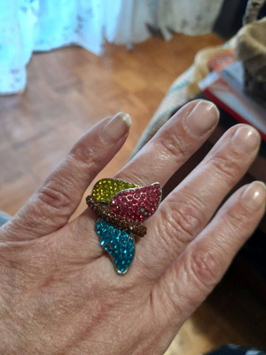 Butterfly ring size 8-9 used