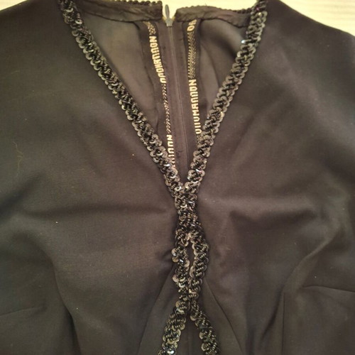 Woolen black vintage dress used with long sleeves and zipper