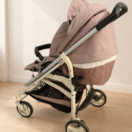 Inglesina stroller with footmuff, mosquito net, rain cover, cup holder