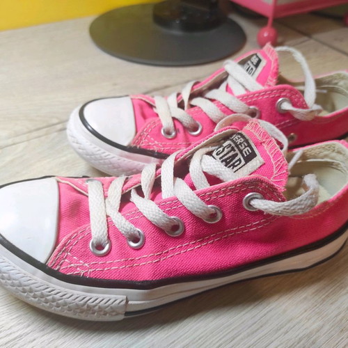 Converse All Star shoes girl used No 29 pink