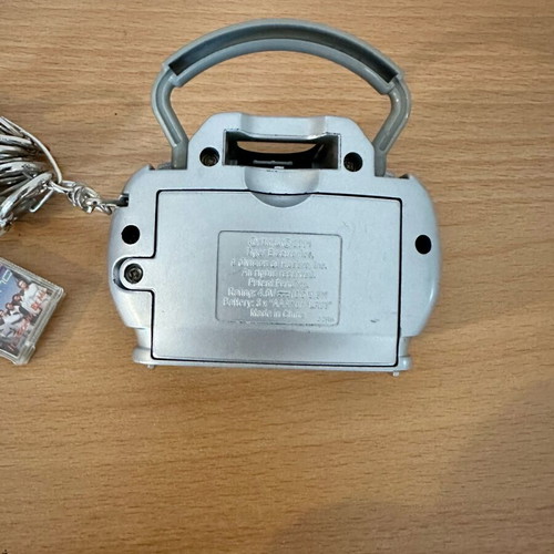 Tiger Hasbro Hit Clips music player used with 7 songs