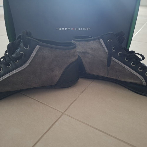 Μποτάκια δερμάτινα Tommy Hilfiger σαν καινούργια, μαύρα και γκρι, νούμερο 40