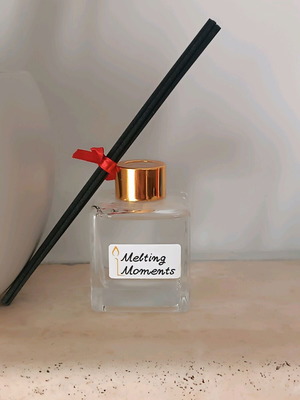 Reed diffuser 100ml new with vanilla scent