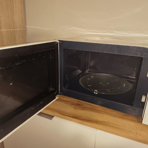 Samsung ME711K Solo MWO microwave oven 800W, 20L