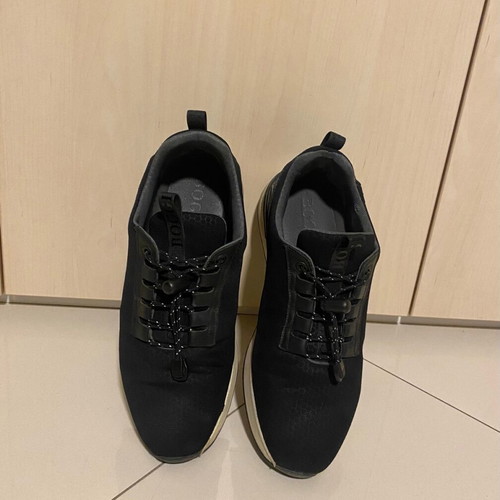 Boggi Milano black men's sport shoes used