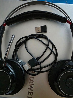 Plantronics Voyager Focus+ UC Bluetooth ακουστικό σαν καινούργιο με USB adapter