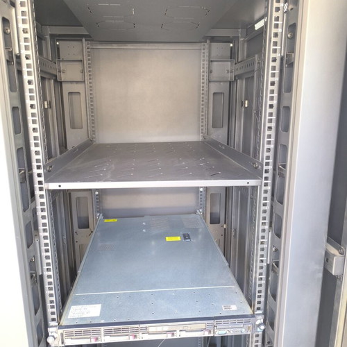 Central Floor Standing Rack Cabinet like new, 184x80x96 cm without CD ROM