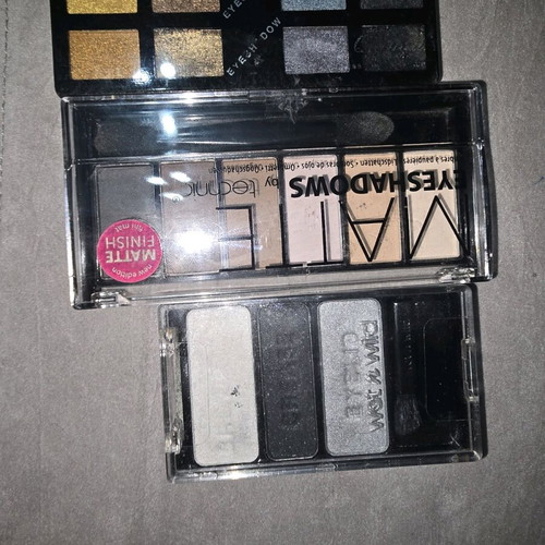 Eyeshadow palettes for eyebrows and blush like new