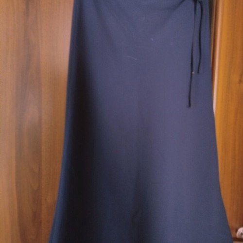 Skirt like new, blue, size S with light pleats