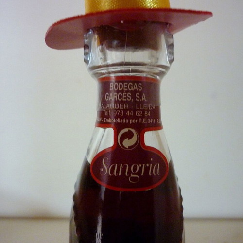 Souvenir miniature shoe with Spanish hat from Barcelona new
