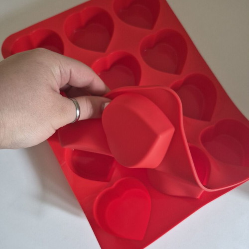 Silicone heart-shaped mold set of 2 new