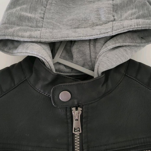 C&A jacket like new, size 116, black and gray