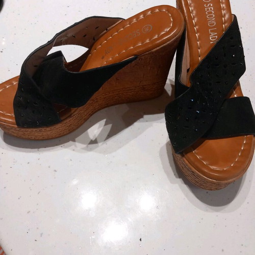 Platform shoes used size 36 black, very comfortable